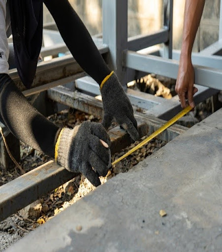 A concrete expert in nyc is supervising work